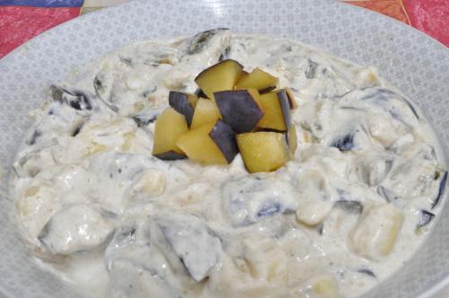 Voňavý švestkovo banánový ovocný salát – Snadné recept z Česko kuchyně, hotový za Do 30 minut